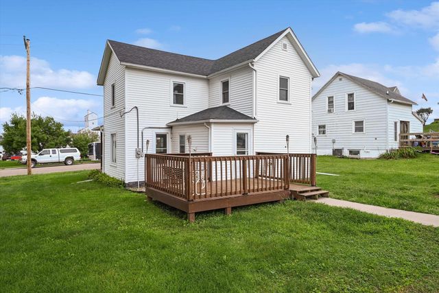 112 E Tuttle Street, Norway, IA 52318