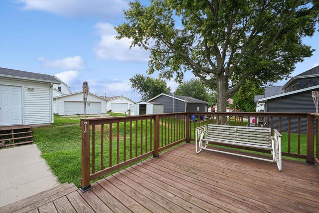 112 E Tuttle Street, Norway, IA 52318