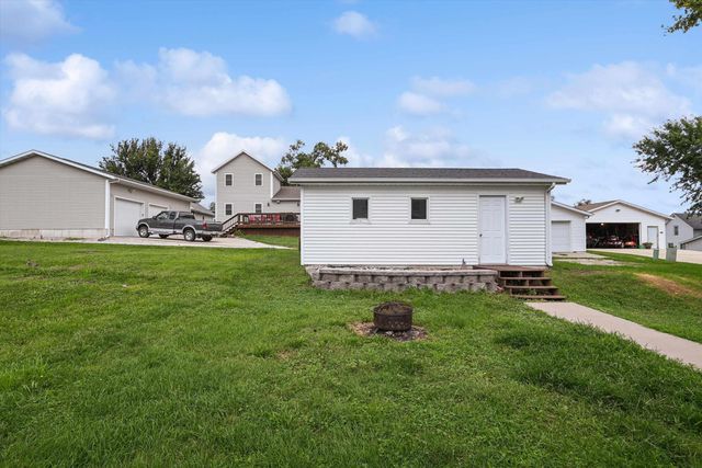 112 E Tuttle Street, Norway, IA 52318