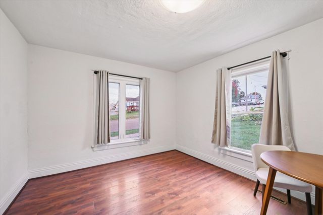 112 E Tuttle Street, Norway, IA 52318