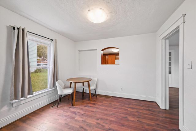 112 E Tuttle Street, Norway, IA 52318