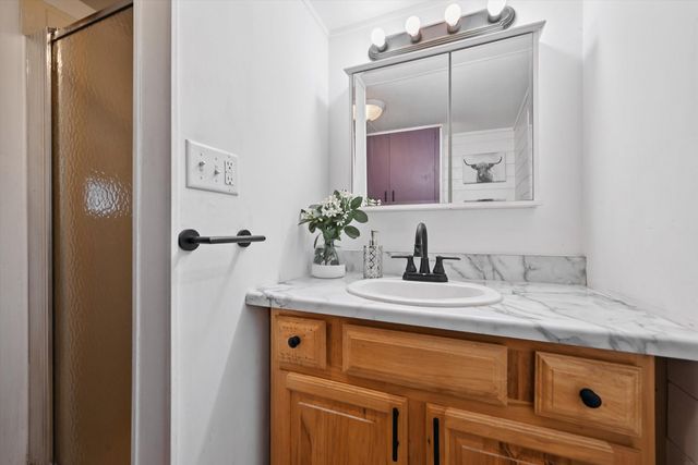 112 E Tuttle Street, Norway, IA 52318