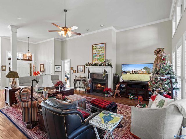 7102 Lost Pond Circle SE, Owens Cross Roads, AL 35763