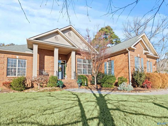 7102 Lost Pond Circle SE, Owens Cross Roads, AL 35763