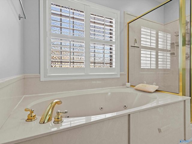 7102 Lost Pond Circle SE, Owens Cross Roads, AL 35763