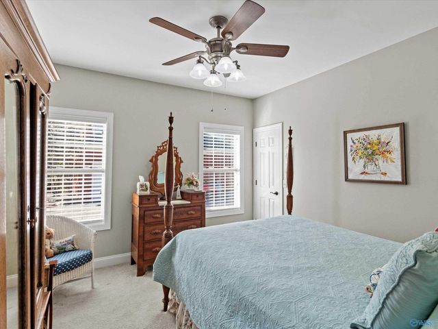 7102 Lost Pond Circle SE, Owens Cross Roads, AL 35763