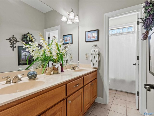 7102 Lost Pond Circle SE, Owens Cross Roads, AL 35763