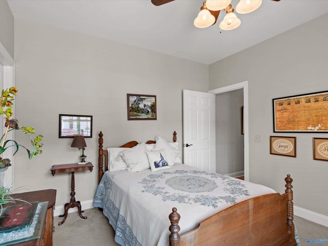 7102 Lost Pond Circle SE, Owens Cross Roads, AL 35763