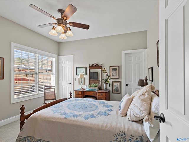 7102 Lost Pond Circle SE, Owens Cross Roads, AL 35763