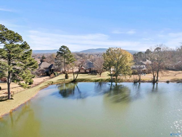 7102 Lost Pond Circle SE, Owens Cross Roads, AL 35763