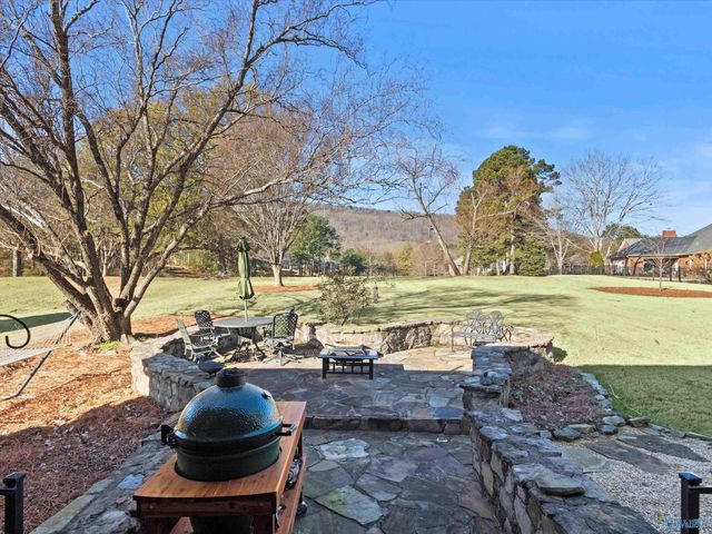 7102 Lost Pond Circle SE, Owens Cross Roads, AL 35763