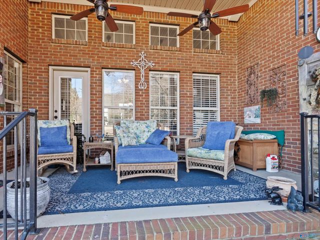 7102 Lost Pond Circle SE, Owens Cross Roads, AL 35763