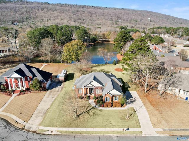 7102 Lost Pond Circle SE, Owens Cross Roads, AL 35763