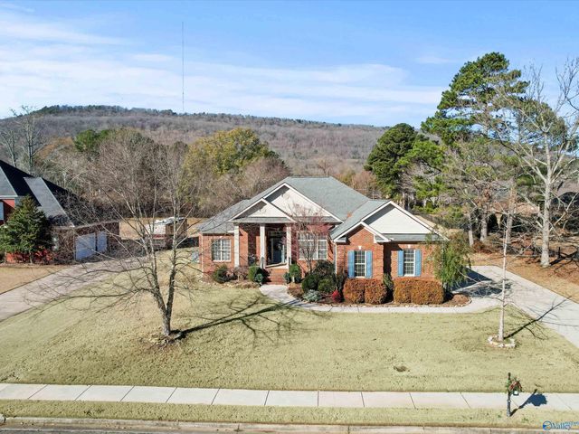 7102 Lost Pond Circle SE, Owens Cross Roads, AL 35763