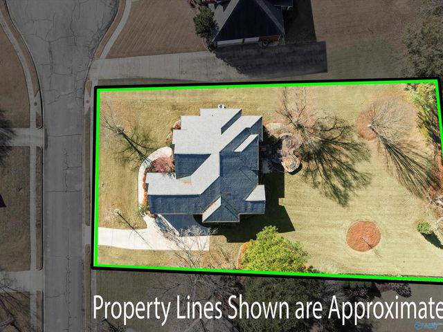 7102 Lost Pond Circle SE, Owens Cross Roads, AL 35763