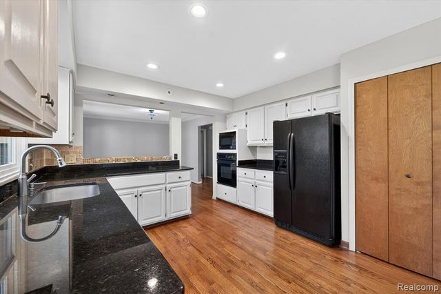 2476 Cedar Key Drive, Lake Orion, MI 48360