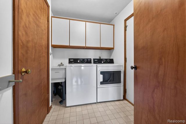 2476 Cedar Key Drive, Lake Orion, MI 48360