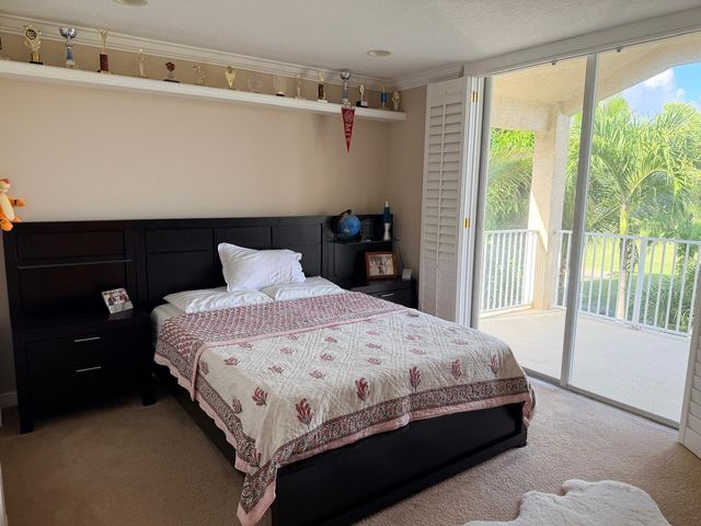 2285 Ridgewood Circle, Royal Palm Beach, FL 33411