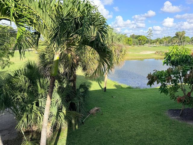 2285 Ridgewood Circle, Royal Palm Beach, FL 33411