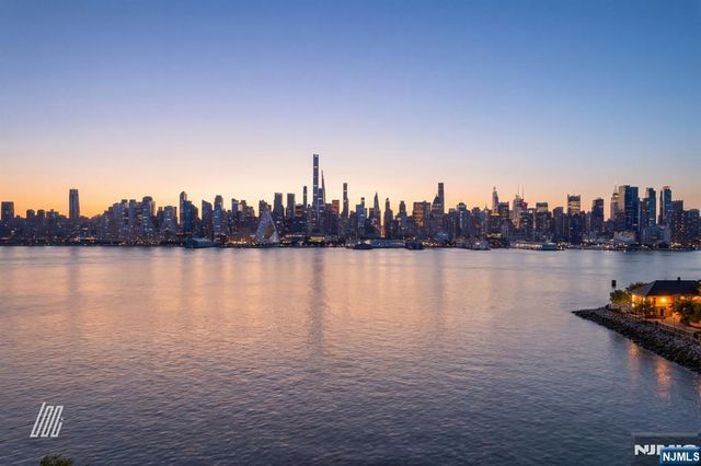 800 Ave At Port Imperial Boulevard 806, Weehawken, NJ 07086