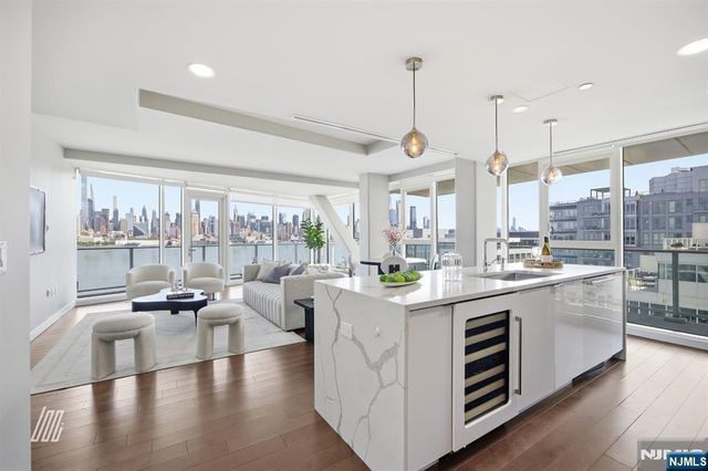 800 Ave At Port Imperial Boulevard 806, Weehawken, NJ 07086