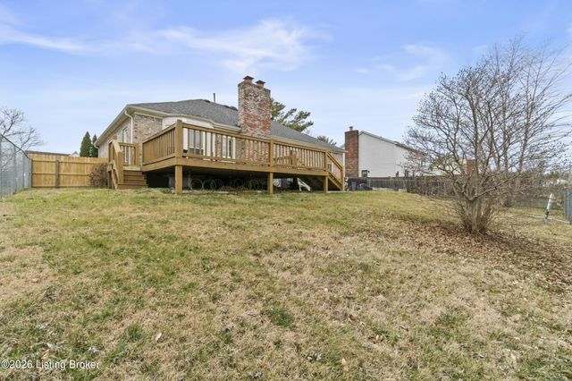 307 Chippendale Ct, Louisville, KY 40214