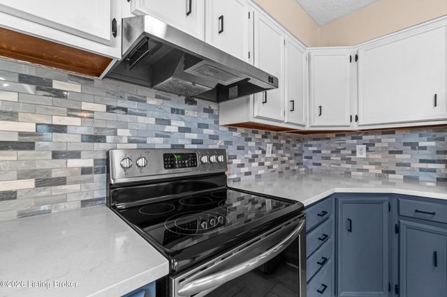 307 Chippendale Ct, Louisville, KY 40214