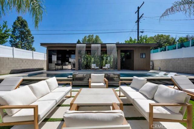 13342 Friar Street, Valley Glen, CA 91401