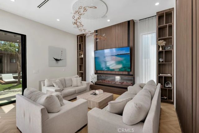 13342 Friar Street, Valley Glen, CA 91401