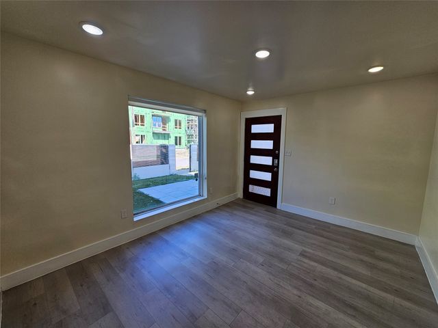 4806 Virginia Avenue 110, Dallas, TX 75204