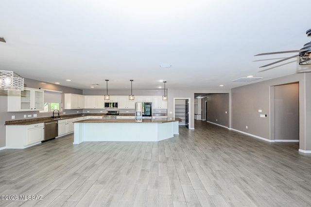112 E Adytum Place, Vail, AZ 85641