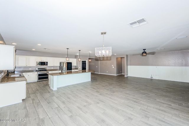 112 E Adytum Place, Vail, AZ 85641