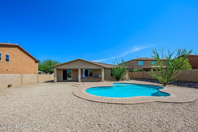 112 E Adytum Place, Vail, AZ 85641