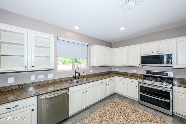 112 E Adytum Place, Vail, AZ 85641