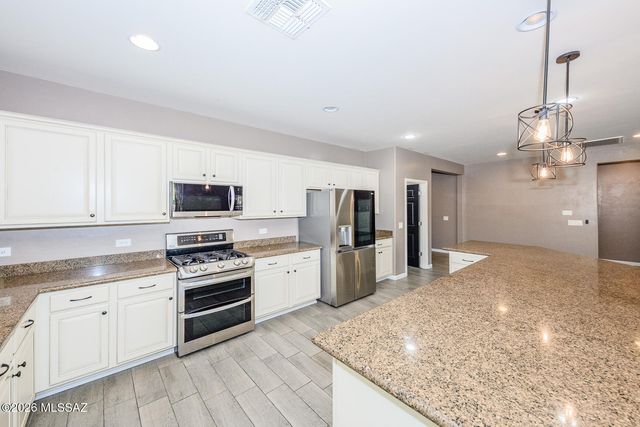112 E Adytum Place, Vail, AZ 85641