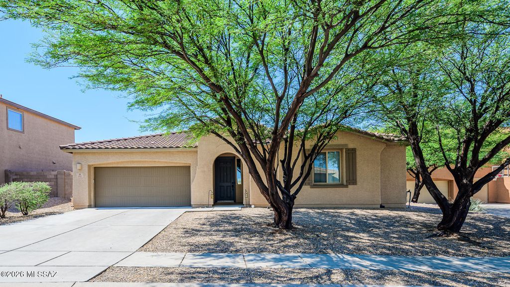 112 E Adytum Place, Vail, AZ 85641