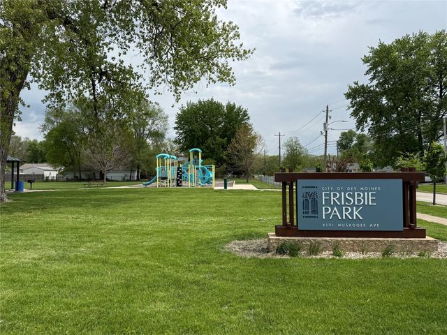 613 SW 61st Street, Des Moines, IA 50312