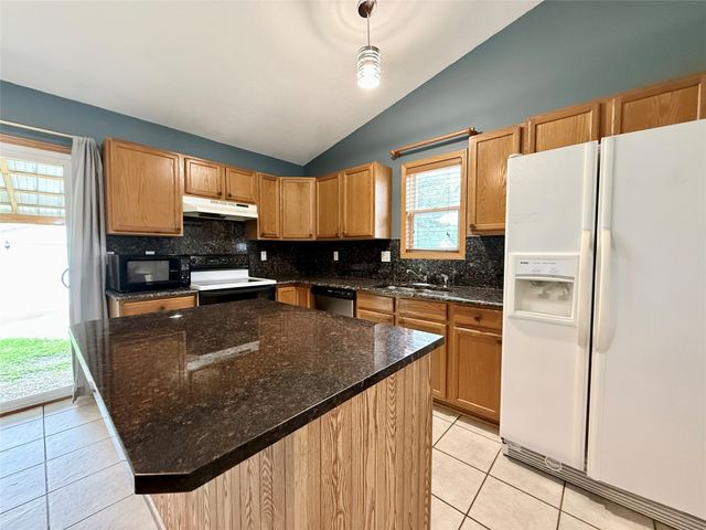 613 SW 61st Street, Des Moines, IA 50312