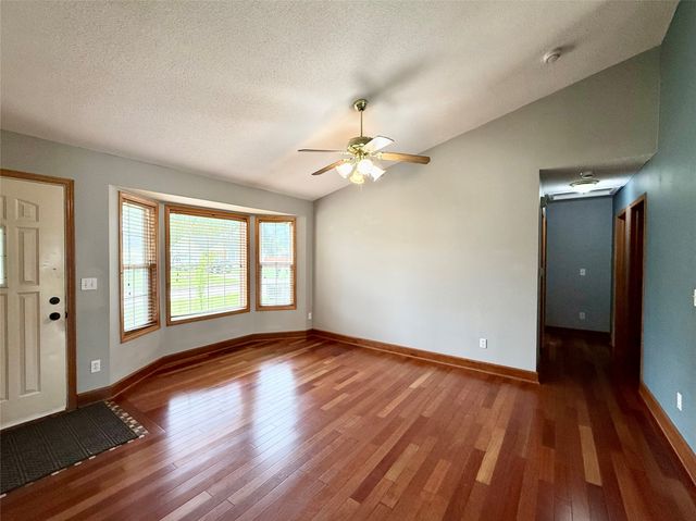 613 SW 61st Street, Des Moines, IA 50312