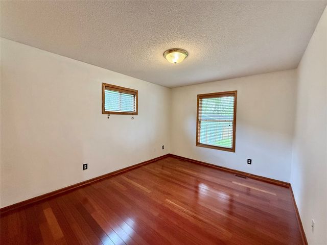 613 SW 61st Street, Des Moines, IA 50312