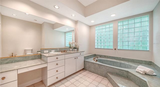 916 MACEWEN DRIVE, Osprey, FL 34229