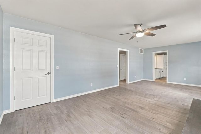 5801 NW 70th Street, Warr Acres, OK 73132