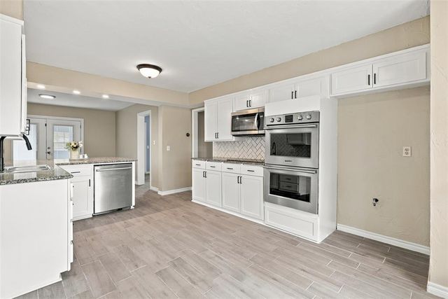 5801 NW 70th Street, Warr Acres, OK 73132