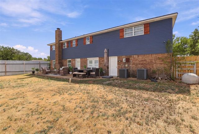 5801 NW 70th Street, Warr Acres, OK 73132