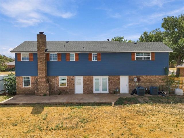 5801 NW 70th Street, Warr Acres, OK 73132