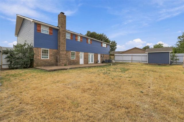 5801 NW 70th Street, Warr Acres, OK 73132