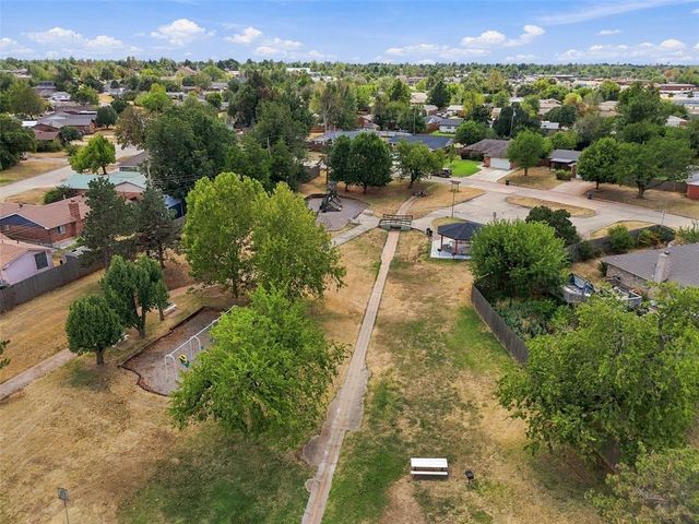 5801 NW 70th Street, Warr Acres, OK 73132