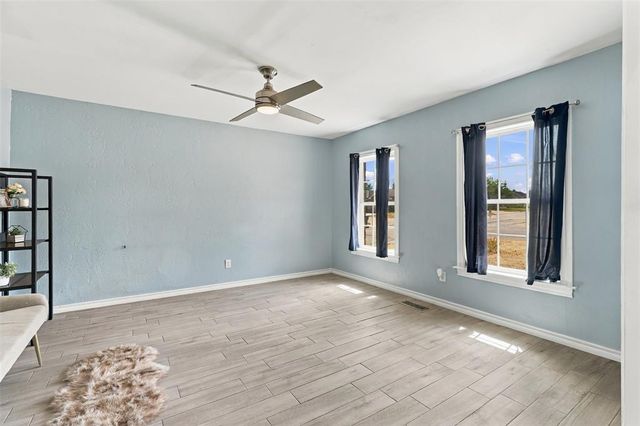 5801 NW 70th Street, Warr Acres, OK 73132
