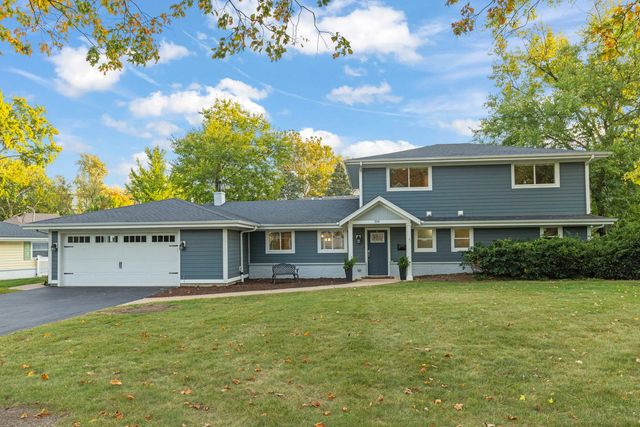 314 Brookside Circle, Wheaton, IL 60187