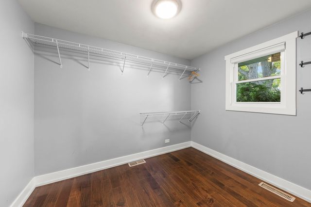 314 Brookside Circle, Wheaton, IL 60187